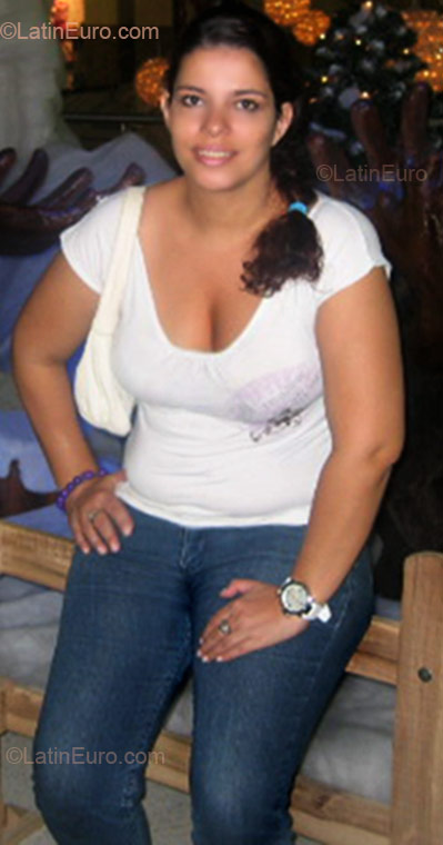 Date this passionate Colombia girl Angelica from Bucaramanga CO4739