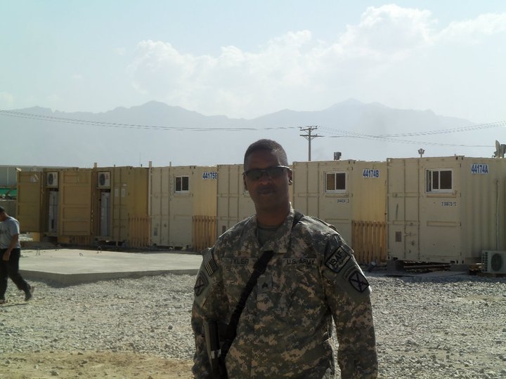 Date this gorgeous United States man Kenneth from Fort Drum US7023