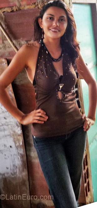 Date this sensual Colombia girl Francy Lorena from Bogota CO6430