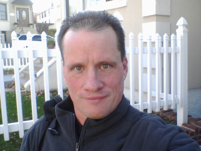 Date this happy United States man Junio444 from New York US7042