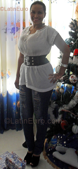 Date this voluptuous Colombia girl Sandra Milena from Cali CO4811