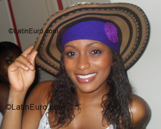 Date this nice looking Colombia girl Anne from Pereira CO5947