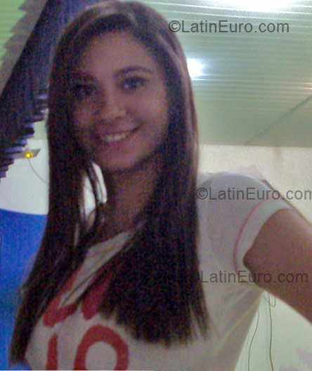 Date this nice looking Brazil girl Leticia from Fortaleza BR3473
