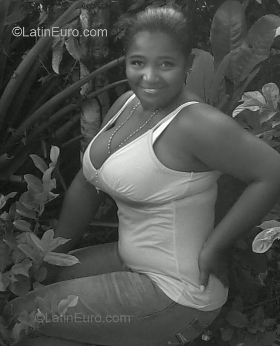 Date this voluptuous Dominican Republic girl Marleni from Republica Dominicana DO4993