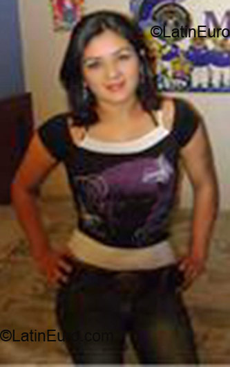 Date this cute Colombia girl Stephanie from Bogota CO4896