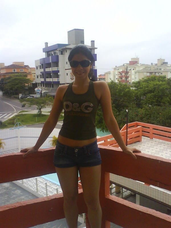 Date this georgeous Brazil girl Cris25 from Curitiba BR3545
