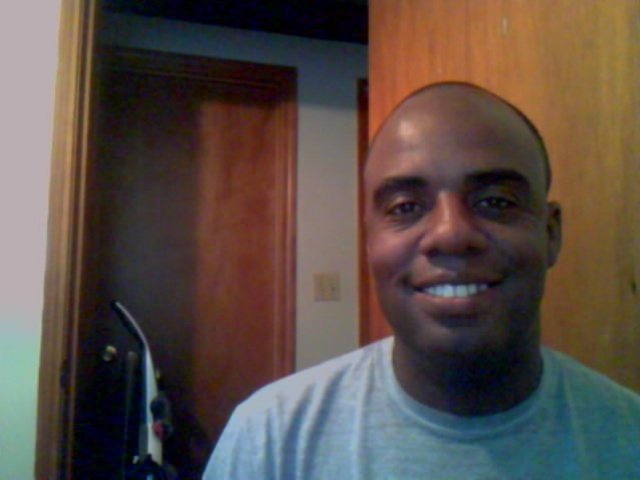 Date this foxy United States man William from memphis US7305