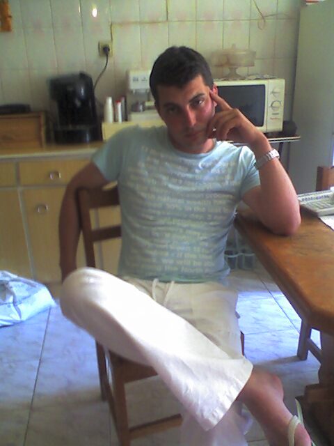 Date this athletic Portugal man Coelho from Lisboa PT32