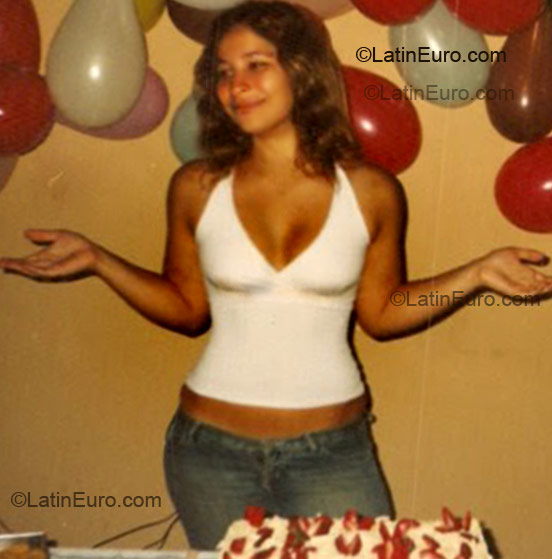 Date this nice looking Brazil girl Talita from Sao Jose Do Rio Preto BR3551