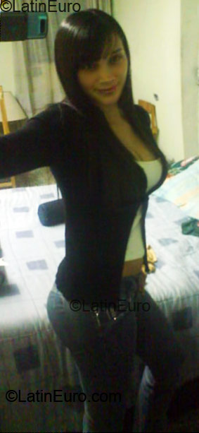 Date this charming Colombia girl Laura Paola from Bogota CO4927