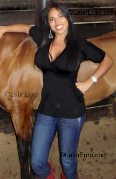 Date this sultry Colombia girl Mariela from Bogota CO4943