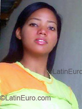 Date this funny Dominican Republic girl Madeline from Santo Domingo DO5037