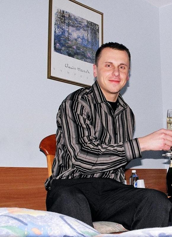 Date this beautiful United Kingdom man Robert from London GB402
