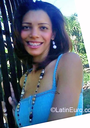 Date this hard body Dominican Republic girl Yulimer from La Vega DO5050