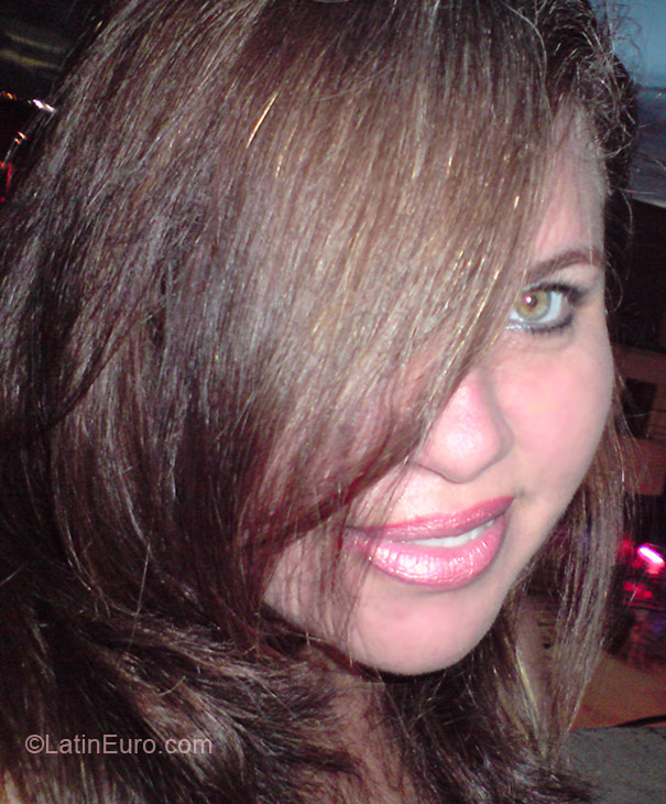 Date this sensual Colombia girl Mariana from Barranquilla CO4987