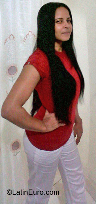 Date this voluptuous Dominican Republic girl Francis from San Cristobal DO5083