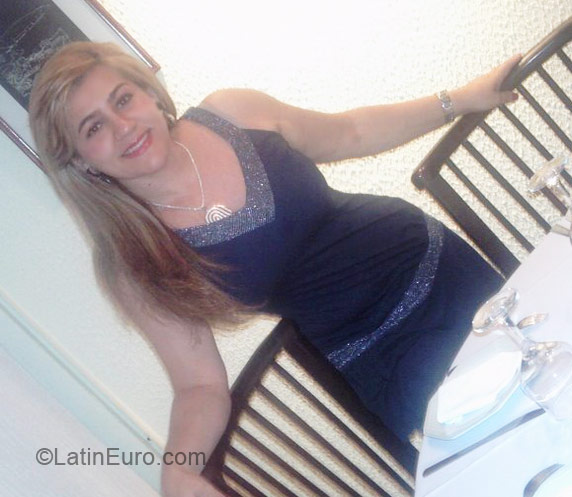 Date this delightful Brazil girl Helen from Goiania BR3596