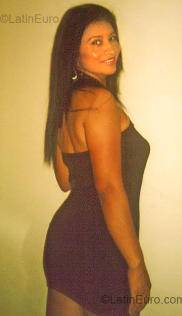 Date this hard body Colombia girl Marleny from Pereira CO6767