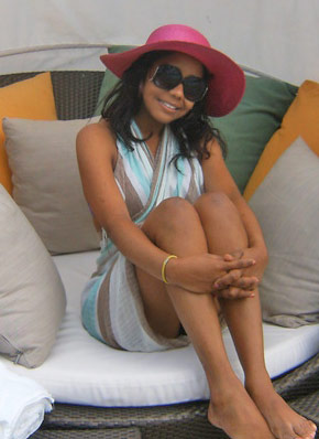 Date this voluptuous Dominican Republic girl Amnerys from San Cristobal DO5104