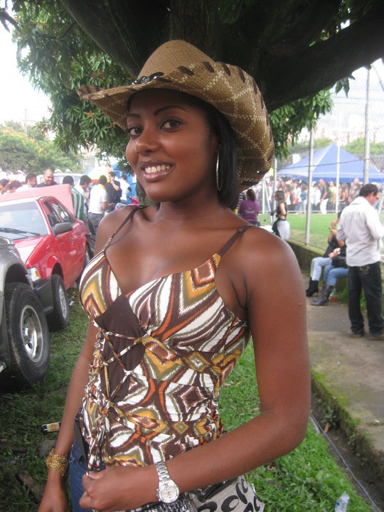 Date this charming Colombia girl Sandra milena from Medellin CO10013