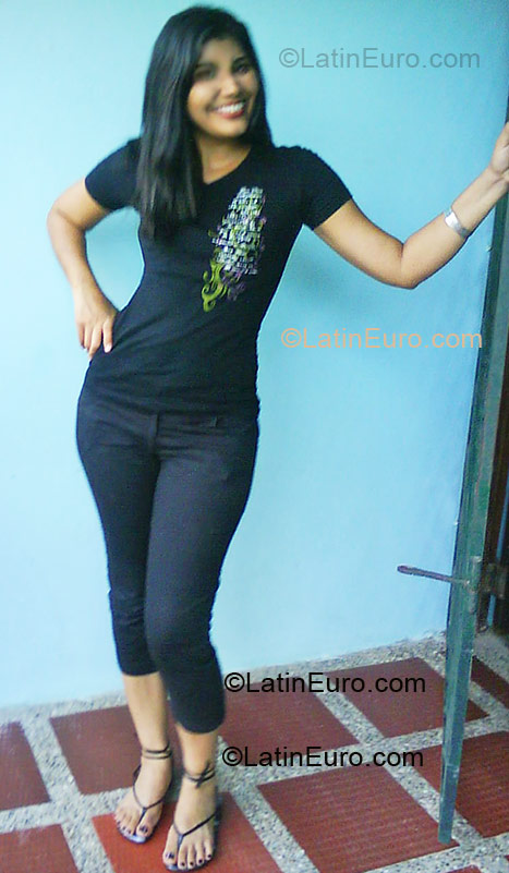 Date this foxy Colombia girl Lucelis from Monteria CO5059