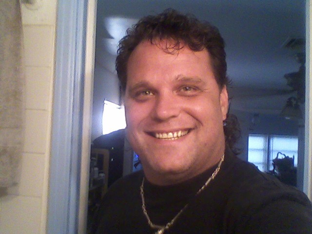 Date this foxy United States man CHESTER from Fort Lauderdale US7512