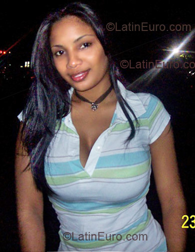 Date this lovely Dominican Republic girl Emeralda from Santiago DO5214