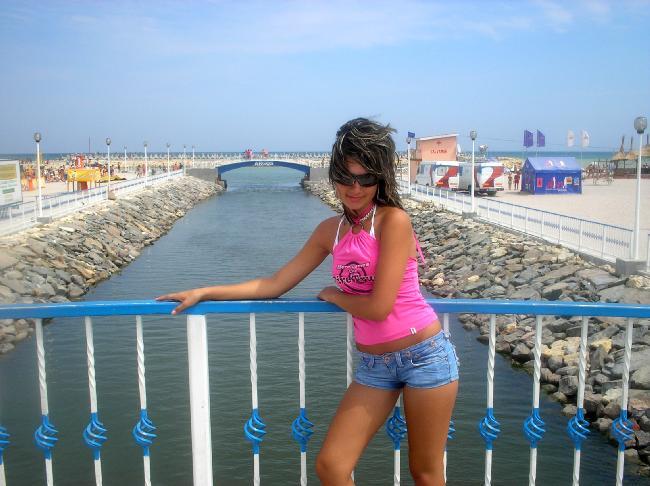 Date this nice looking Colombia girl Lina from Villavicencio CO5183