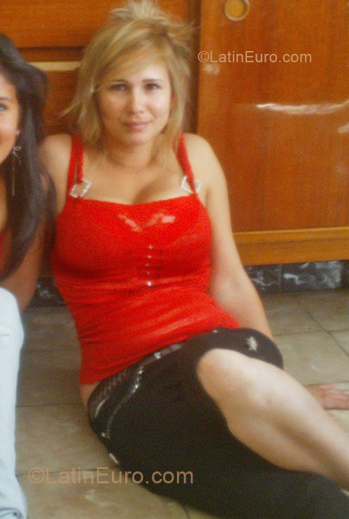 Date this voluptuous Colombia girl Liliana from Rionegro CO5199
