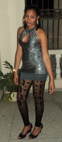Date this nice looking Dominican Republic girl Helen Peralta from Santiago. R.d DO5245