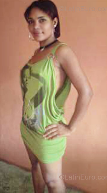 Date this cute Dominican Republic girl Rosa from Santo Domingo DO5293