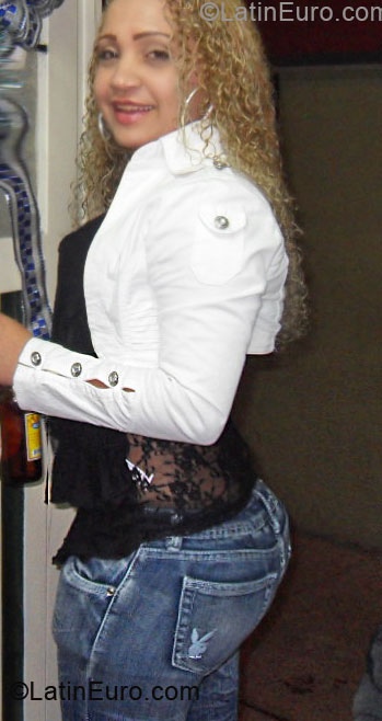 Date this passionate Colombia girl Lidis from Bogota CO5276