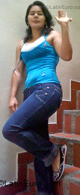 Date this sensual Colombia girl Nidia from Medellin CO5291