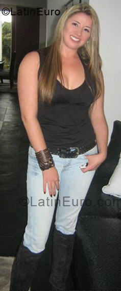 Date this georgeous Colombia girl Maria from Bogota CO7219