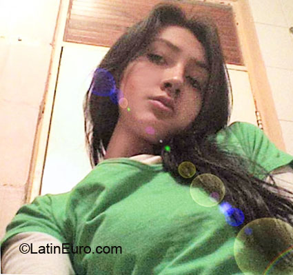 Date this cute Colombia girl Leidy Johana from Bogota CO5312