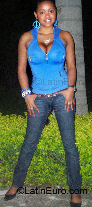 Date this voluptuous Dominican Republic girl Jocely gonzalez from Santiago DO6996
