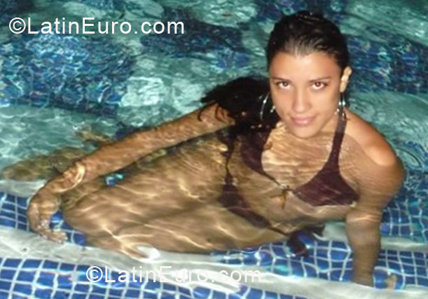 Date this georgeous Colombia girl Erika from Acacias CO6620