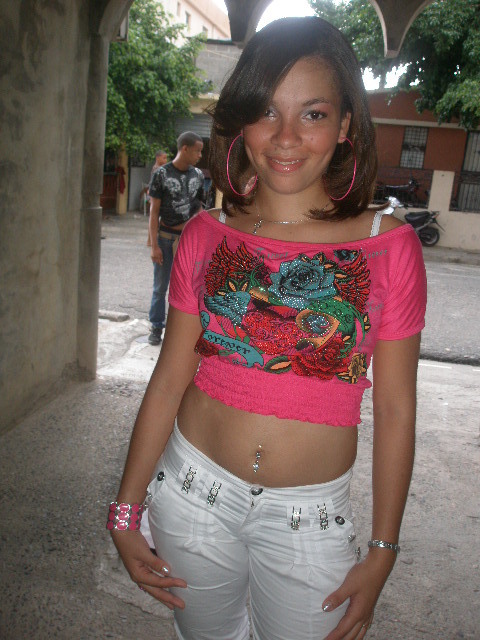 Date this voluptuous Dominican Republic girl Yolenny from Santiago DO5402