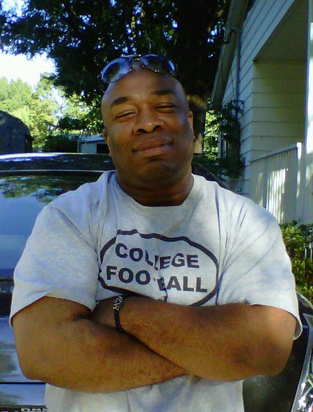 Date this young United States man JOFLO from Raleigh US7933
