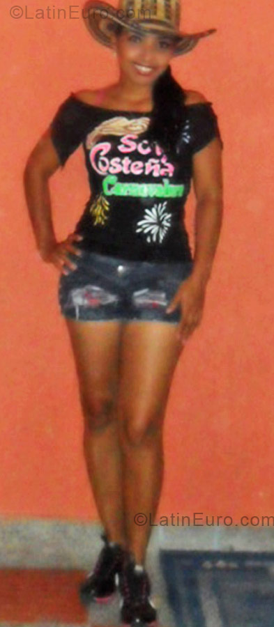 Date this young Colombia girl Danna from Barranquilla CO5441