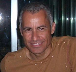Date this hot United States man Roberto123 from Hawthorne US8039