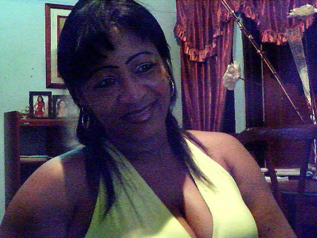 Date this happy Colombia girl Esneda from Cali CO5486
