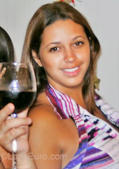 Date this hot Brazil girl Flavia from  BR4005