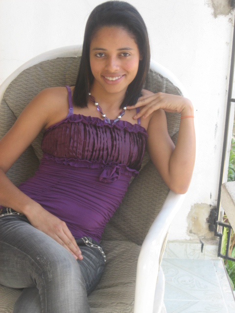 Date this young Dominican Republic girl Glenis from Santo Domingo DO5596