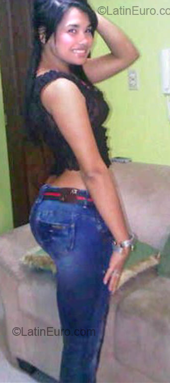 Date this cute Dominican Republic girl Rocely from Santo Domingo DO6997