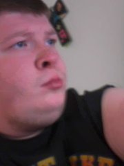 Date this beautiful United States man Aaron from Council Bluffs US8300