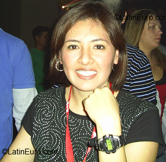 Date this voluptuous Mexico girl Adriana from Puebla MX257