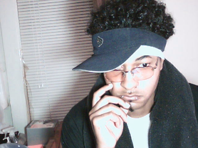 Date this young United States man David from Richmond US8322