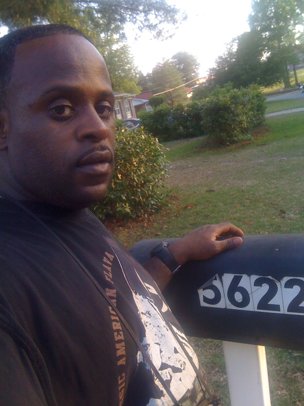 Date this attractive United States man Breon from Vass US8328