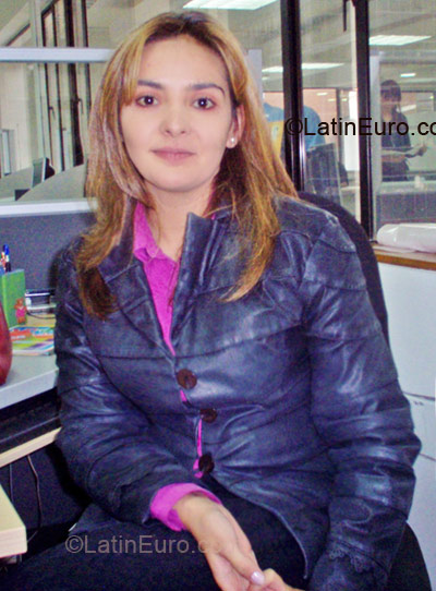 Date this hard body Colombia girl Ingrid from Bogota CO5669